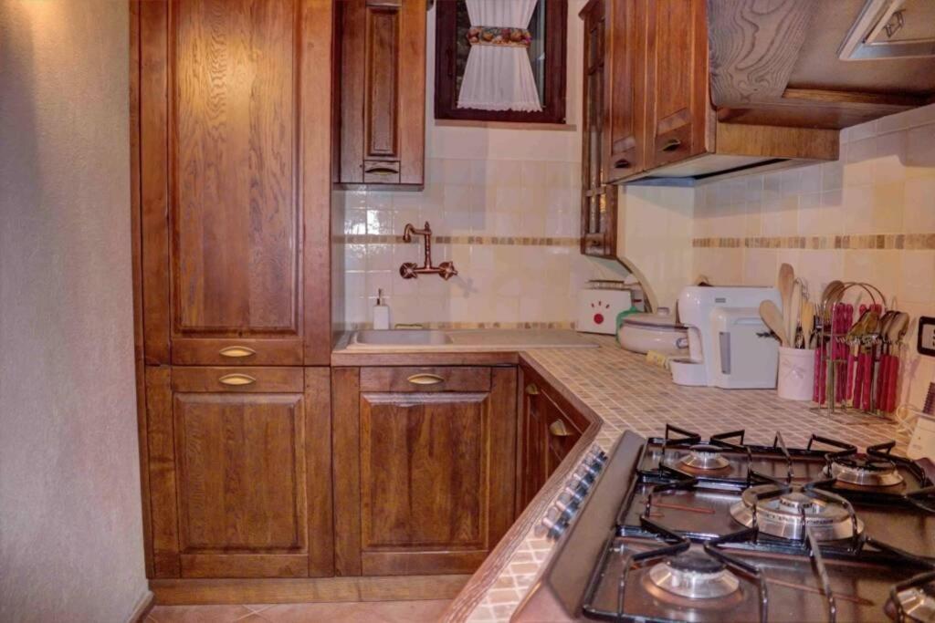 Santa Maria ad Valetudinarium Apartment Abbadia San Salvator Bagian luar foto