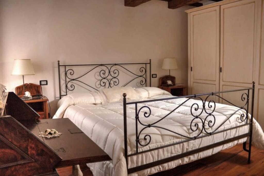 Santa Maria ad Valetudinarium Apartment Abbadia San Salvator Bagian luar foto
